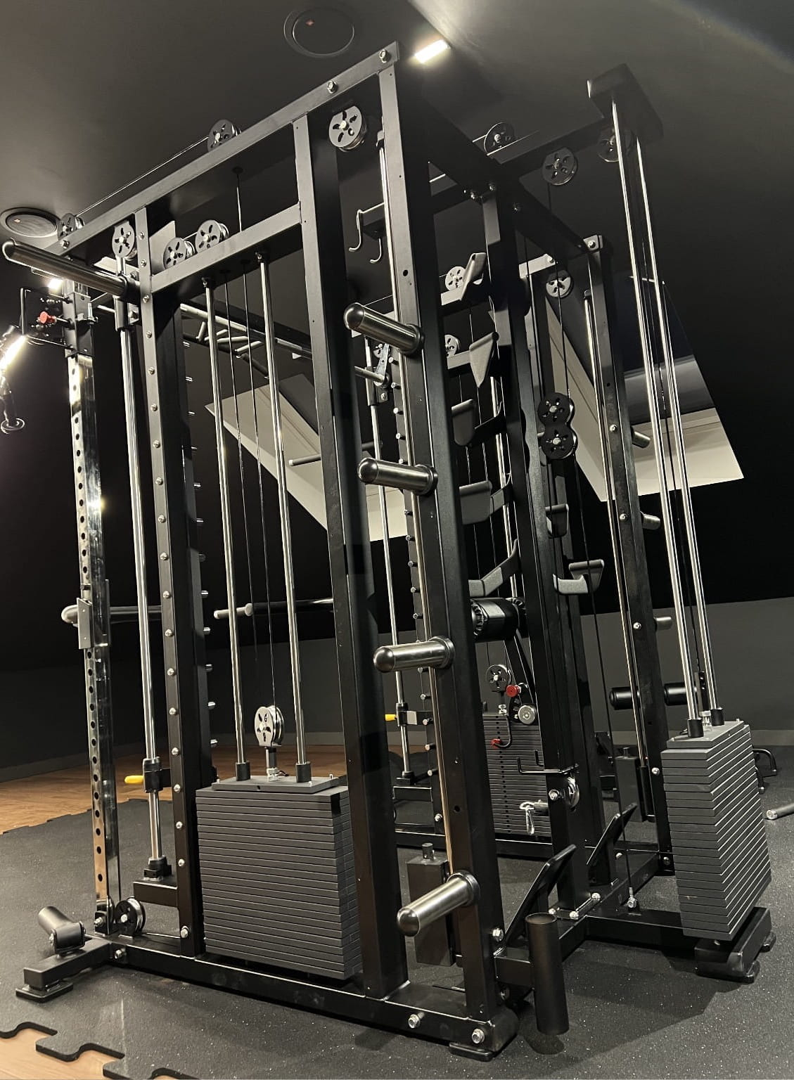 Multi Kraftstation Krypton Sport XF-405 PRO MAX mit Smith-Maschine, 3 Gewichtsblöcke à 120 kg, Latzug, Dips, Landmine, Lever Arms, Gesamtgewicht 770kg, mattschwarz