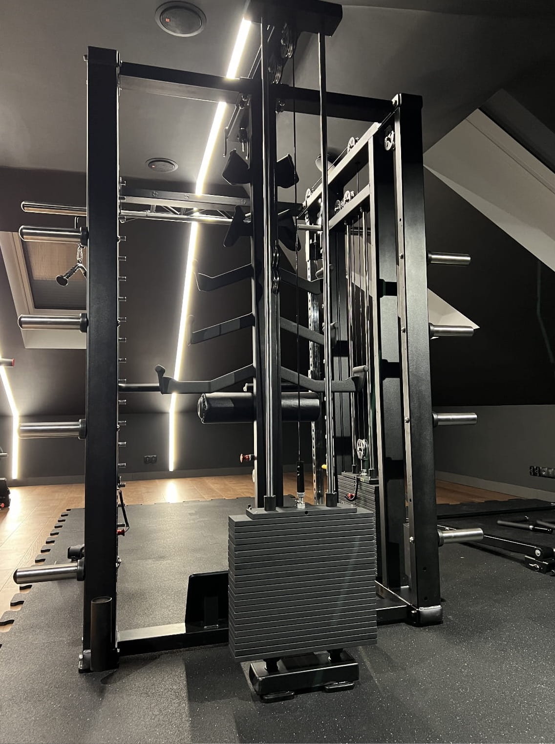 Multi Kraftstation Krypton Sport XF-405 PRO MAX mit Smith-Maschine, 3 Gewichtsblöcke à 120 kg, Latzug, Dips, Landmine, Lever Arms, Gesamtgewicht 770kg, mattschwarz