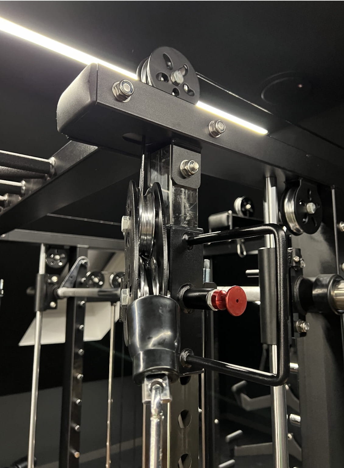Multi Kraftstation Krypton Sport XF-405 PRO mit Smith-Maschine, 3 Gewichtsblöcke à 120 kg, Latzug, Dips, Landmine, Lever Arms, Gesamtgewicht 720kg, mattschwarz