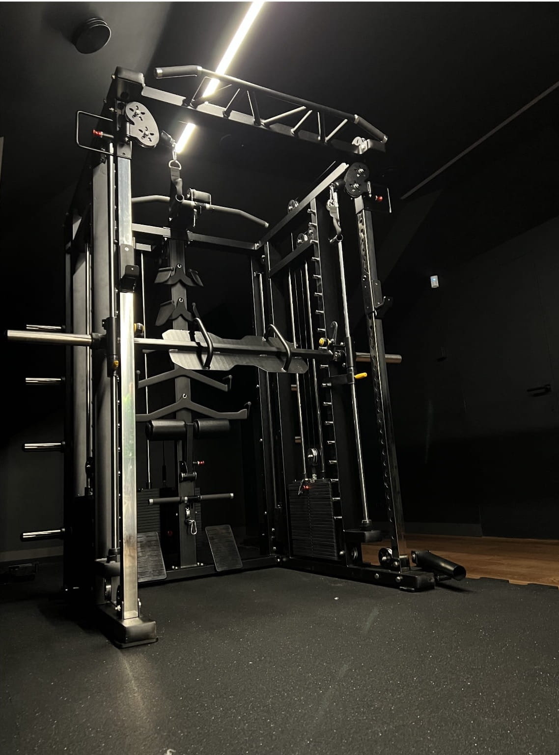 Multi Kraftstation Krypton Sport XF-405 PRO MAX mit Smith-Maschine, 3 Gewichtsblöcke à 120 kg, Latzug, Dips, Landmine, Lever Arms, Gesamtgewicht 770kg, mattschwarz