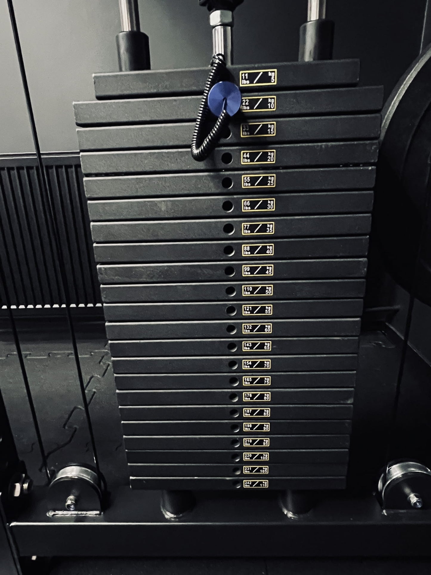 Multi Kraftstation Krypton Sport XA-205 KOMPAKTE mit Latzug 1:1, 2x110 kg Gewichtsblöcke, Dips, Gesamtgewicht 550 kg, mattschwarz
