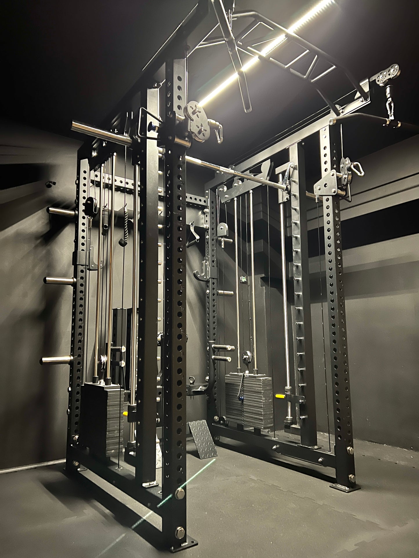 Multi Kraftstation Krypton Sport XA-205 SMITH MASCHINE mit Latzug 1:1, 2x110 kg Gewichtsblöcke, Dips, Gesamtgewicht 590 kg, mattschwarz