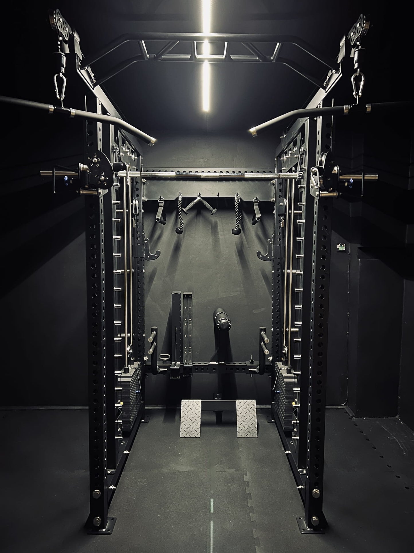 Multi Kraftstation Krypton Sport XA-205 SMITH MASCHINE mit Latzug 1:1, 2x110 kg Gewichtsblöcke, Dips, Gesamtgewicht 590 kg, mattschwarz