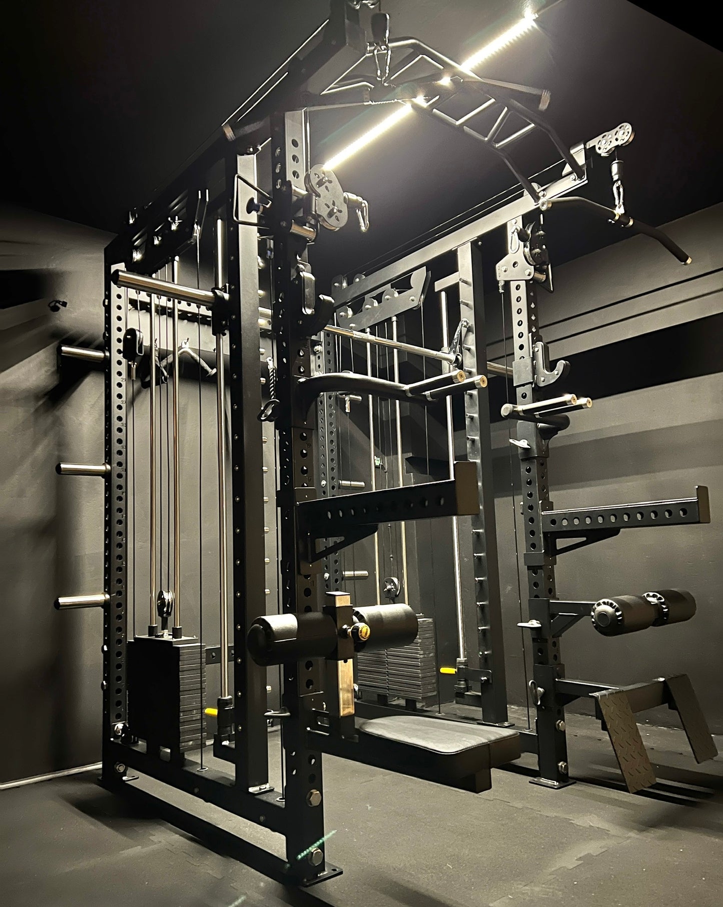 Multi Kraftstation Krypton Sport XA-205 SMITH MASCHINE mit Latzug 1:1, 2x110 kg Gewichtsblöcke, Dips, Gesamtgewicht 590 kg, mattschwarz
