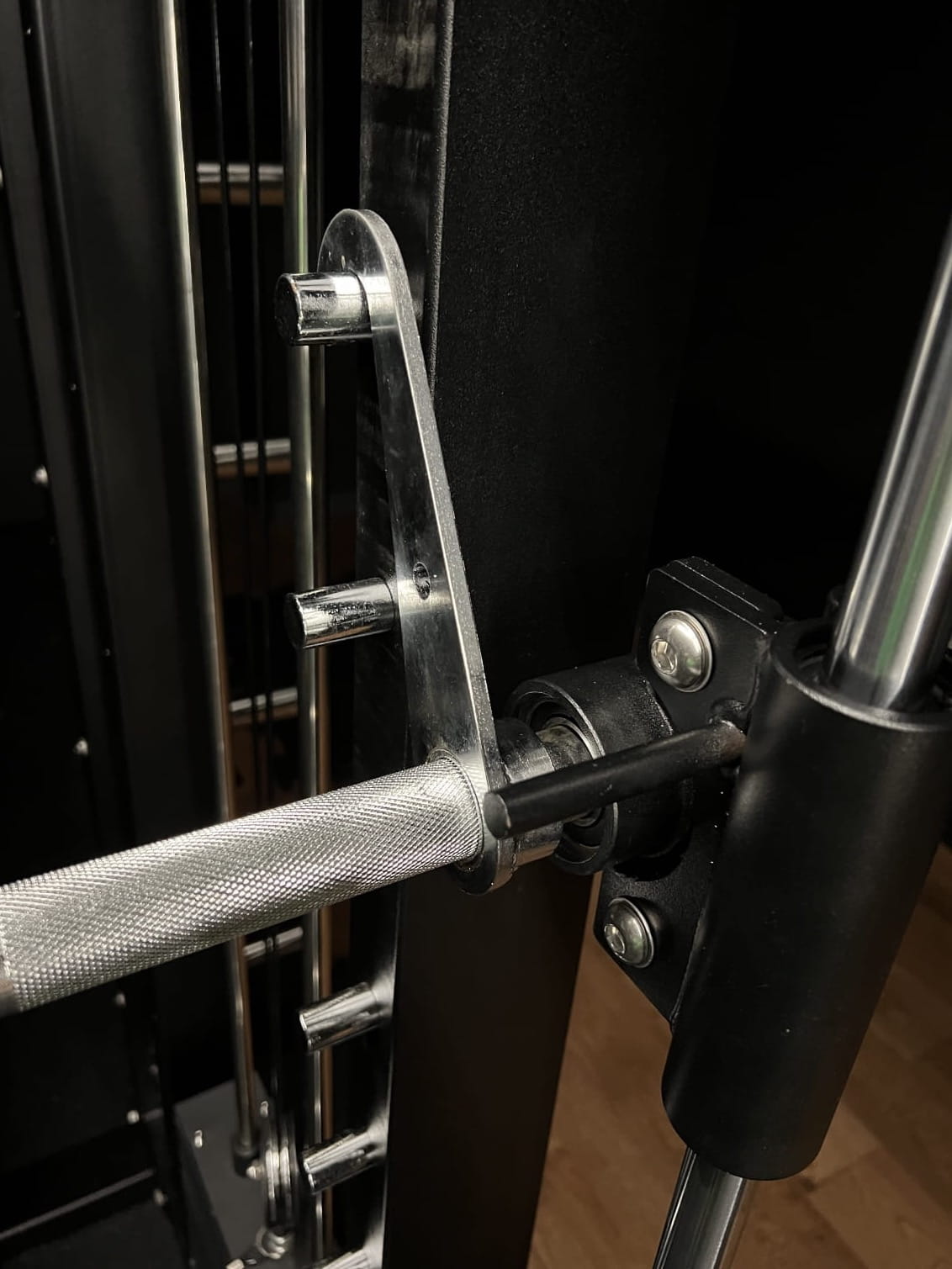 Multi Kraftstation Krypton Sport XF-405 PRO mit Smith-Maschine, 3 Gewichtsblöcke à 120 kg, Latzug, Dips, Landmine, Lever Arms, Gesamtgewicht 720kg, mattschwarz