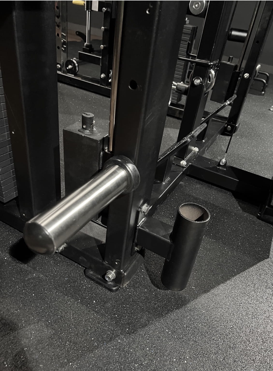Multi Kraftstation Krypton Sport XF-405 PRO mit Smith-Maschine, 3 Gewichtsblöcke à 120 kg, Latzug, Dips, Landmine, Lever Arms, Gesamtgewicht 720kg, mattschwarz