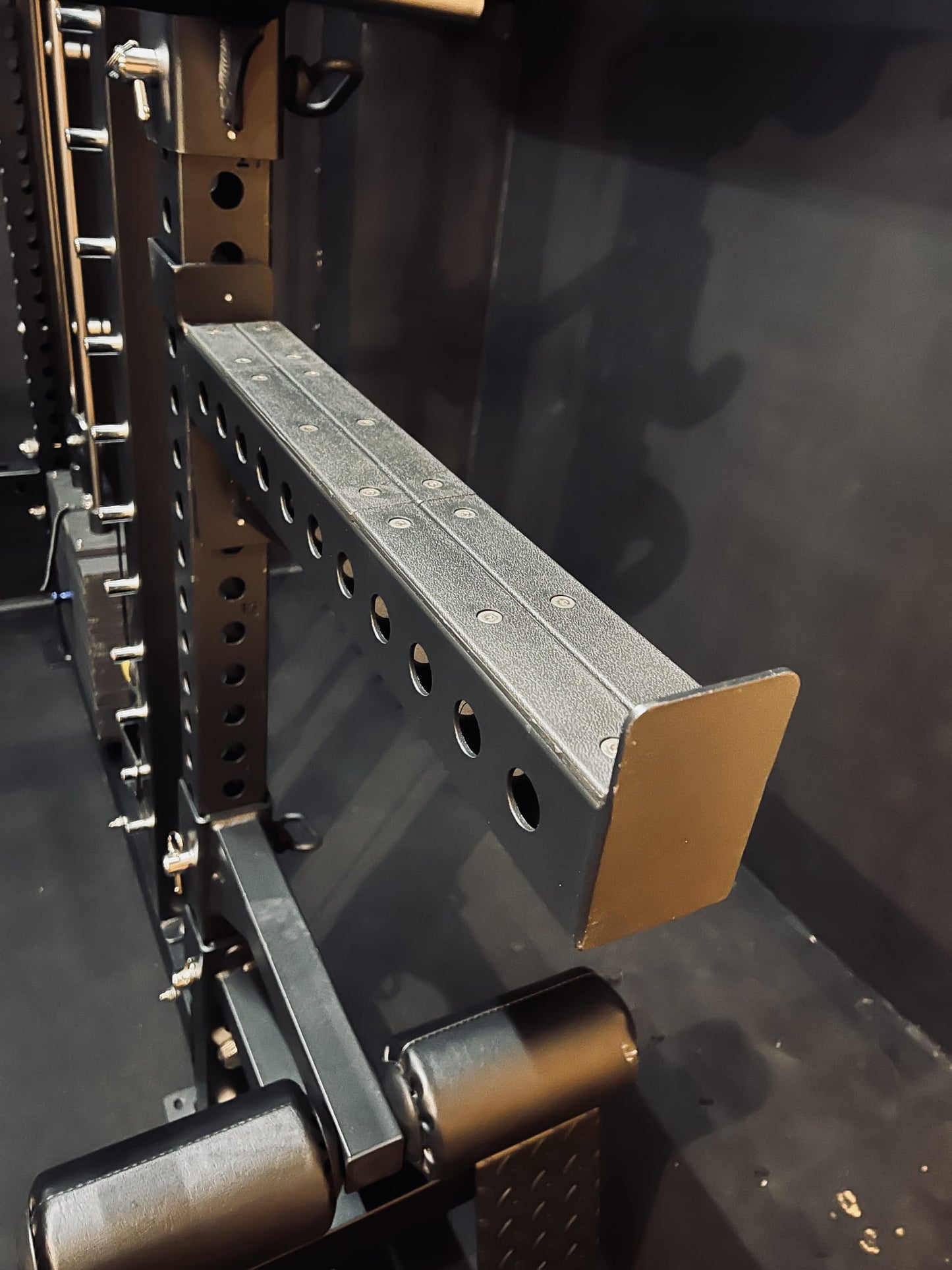 Multi Kraftstation Krypton Sport XA-205 SMITH MASCHINE mit Latzug 1:1, 2x110 kg Gewichtsblöcke, Dips, Gesamtgewicht 590 kg, mattschwarz